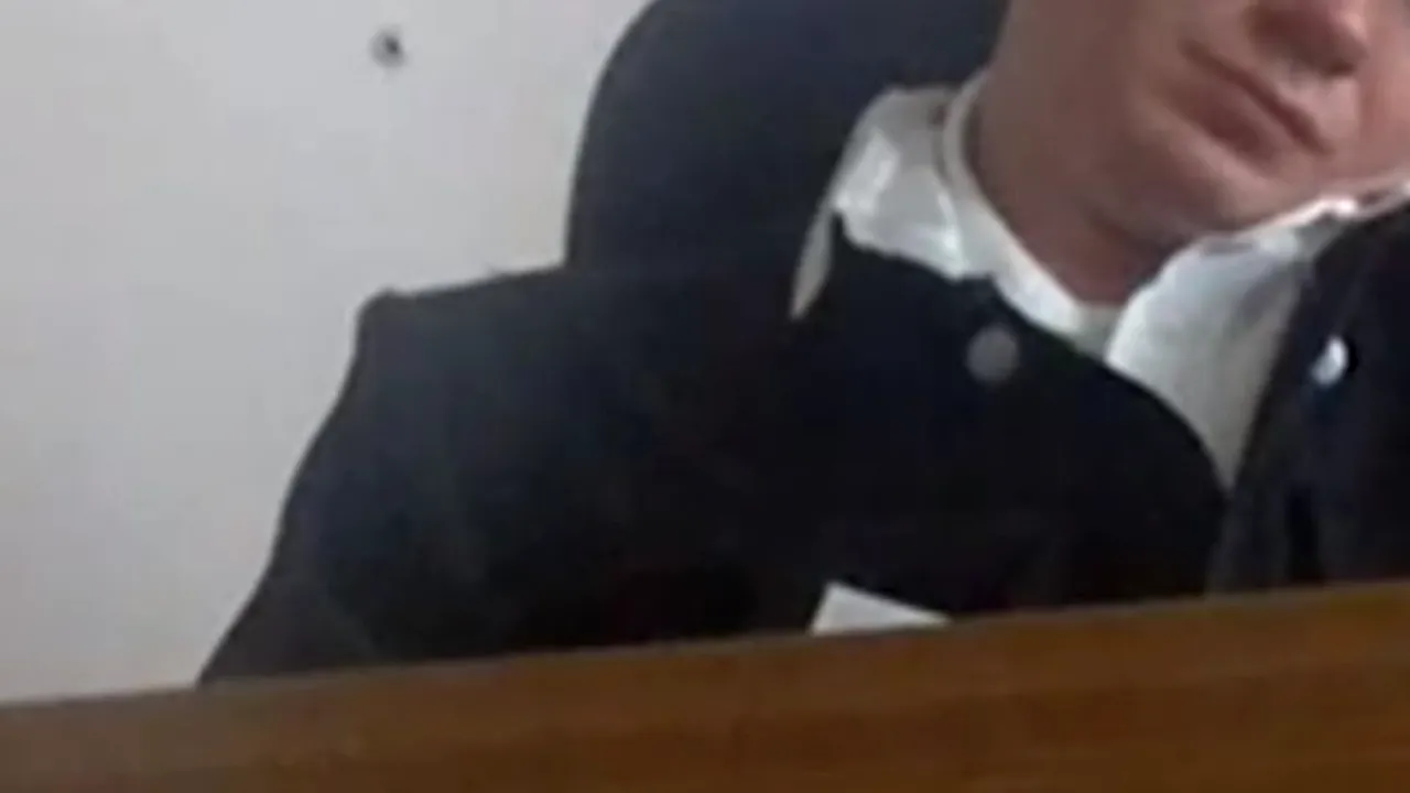 VIDEO. Un judecător din Rusia și-a dat demisia după ce a fost filmat dormind la un proces