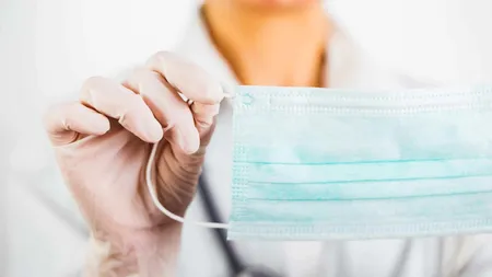 Catalonia impune obligativitatea purtării măștilor în spitale și aziluri de bătrâni pe fondul celei mai agresive epidemii de gripă din ultimii 15 ani