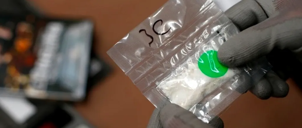 S-a pierdut o pungă cu cocaină. Poliția căută proprietarul pe Facebook