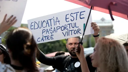 VIDEO | Greva profesorilor continuă, după EȘECUL negocierilor de joi. Liderii sindicali cer MAJORAREA veniturilor angajaţilor din sistem cu 25%