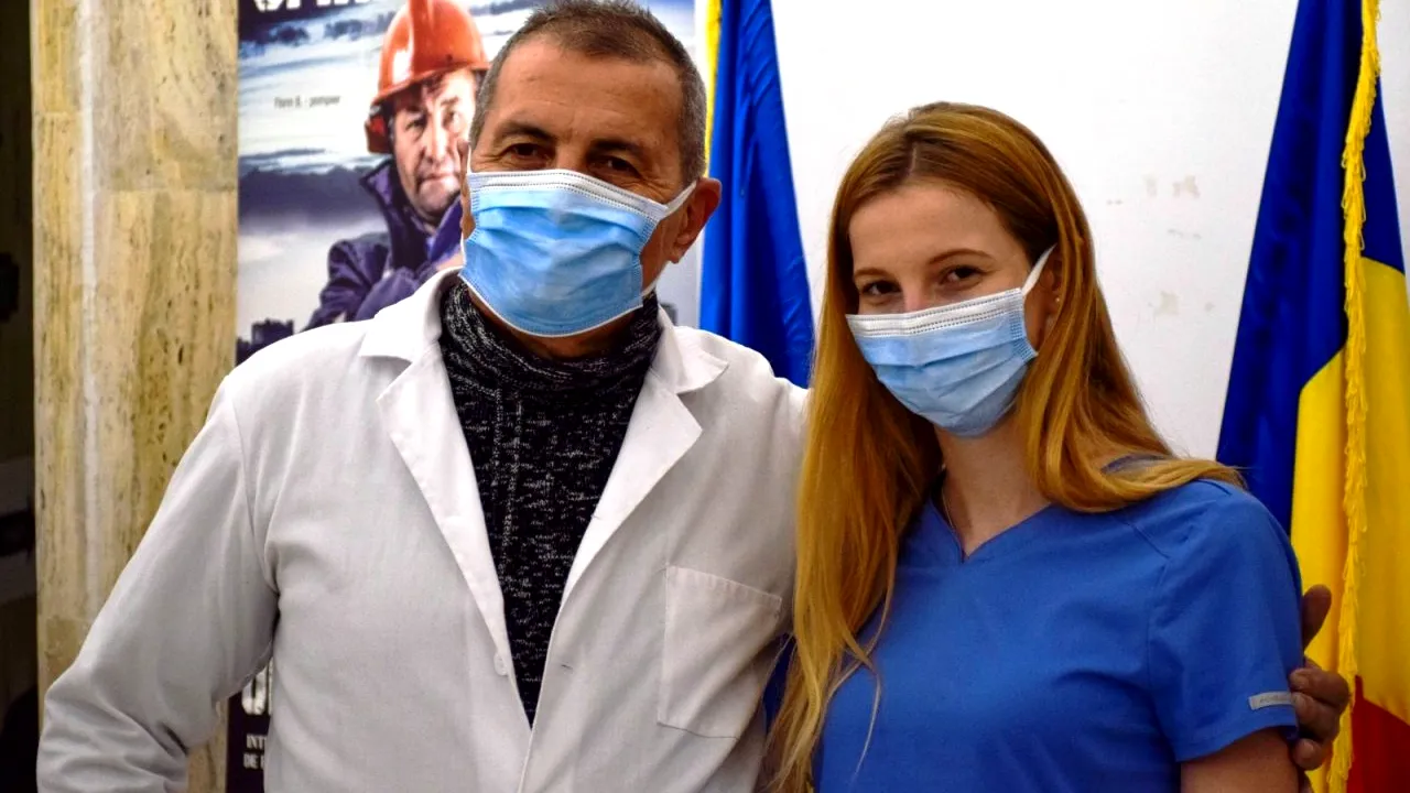 Tată și fiică, umăr la umăr împotriva COVID-19: „El m-a inspirat să mă înscriu ca voluntară la 18 ani la SABIF”