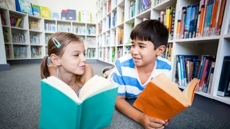 Motiv de bucurie pentru zeci de mii de elevi din România. VACANȚA de vară începe de vineri după terminarea cursurilor. Când reîncepe școala?