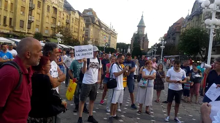 Un copil de 10 ani a leșinat în timpul protestului din centrul Timișoarei