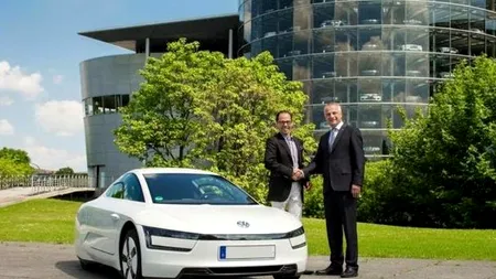 Primul Volkswagen XL1, automobilul cu cel mai mic consum din lume, a ajuns la proprietarul său. GALERIE FOTO