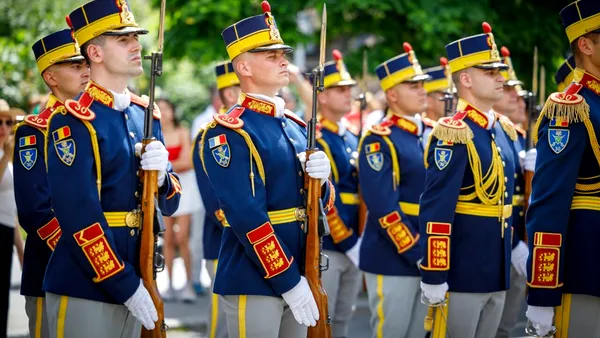 Armata României participă la parada militară de Ziua Națională a Franței. Militarii români defilează la Paris după patru ani de absență
