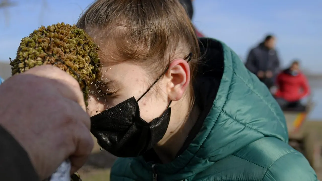 Prefectul de Botoșani, despre incidența cazurilor COVID-19 în județ: Mai multe persoane s-au infectat din cauza slujbei de Bobotează