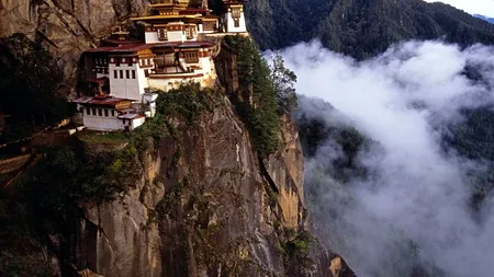 Cele mai izolate lăcașe de cult din lume. GALERIE FOTO