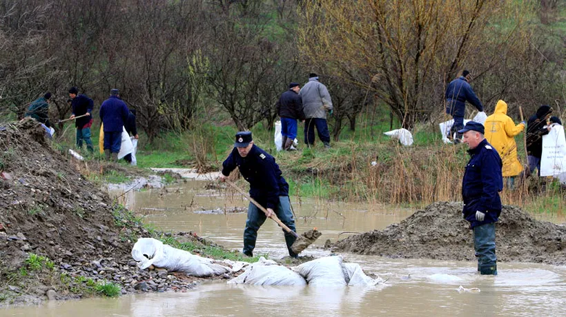 Cod galben de inundații pe râurile din Moldova, până luni dimineață