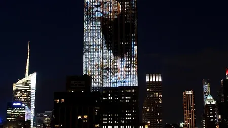 Imagini cu animale pe cale de dispariție au fost proiectate pe fațada Empire State Building din New York. Printre acestea s-a numărat și celebrul leu Cecil, ucis recent