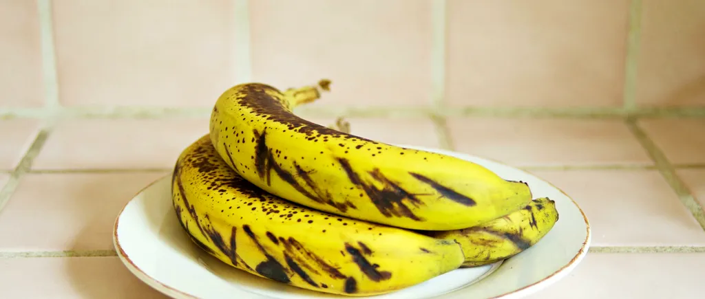 Ce poți face cu bananele foarte coapte. TRUCUL excelent prin care nu vei mai arunca fructele