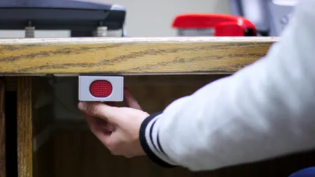 Butonul de PANICĂ pentru femeile căsătorite cu bărbați violenți. Rata violențelor domestice ar putea crește pe durata campionatului european de fotbal