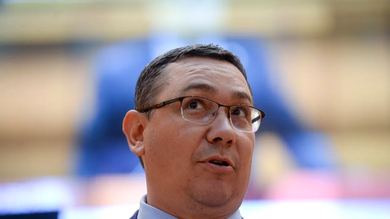 Ponta, la numărat de voturi înainte de dezbaterea moțiunii: Erau 241 de voturi, dar pe fiecare oră mai dispare un pesedist. În ritmul ăsta, până diseară nu mai rămâne decât jumătate de Parlament