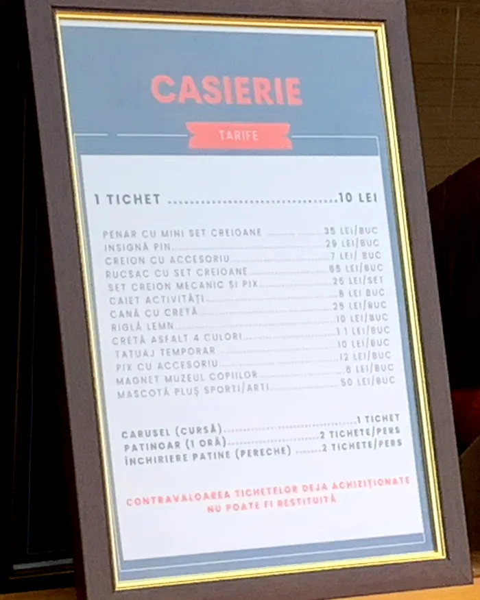Am făcut calculul! Câți lei te costă o oră pe pationoarul din Târgul de Crăciun din București, cu tot cu închirierea patinelor