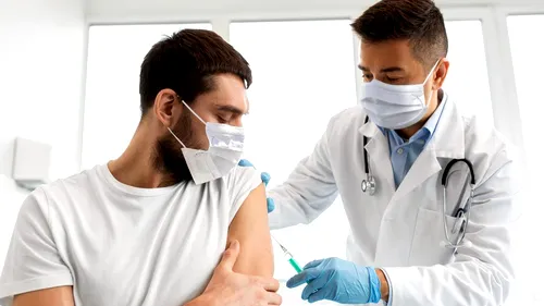 Relansarea campaniei de vaccinare: Guvernul ar putea oferi tichete de masă, vouchere de vacanță și loterii cu premii în bani pentru cei imunizați