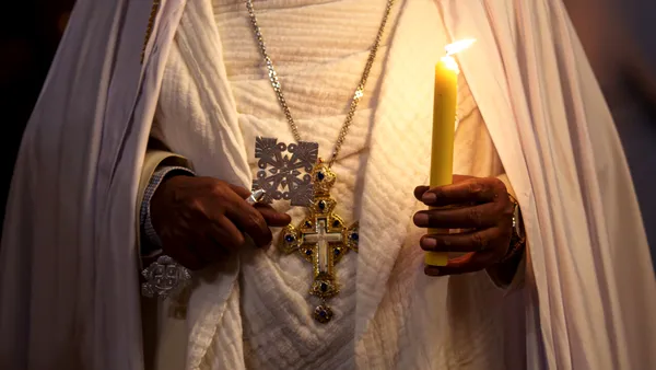 Sfânta Lumină vine de la Ierusalim cu o cursă specială. Cum a obținut Patriarhia culoar de zbor în plin conflict în Orientul Mijlociu