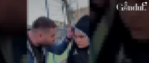 VIDEO - Imagini șocante în Drobeta Turnu Severin. Un bărbat a fost filmat în timp ce agresează și înjură minori