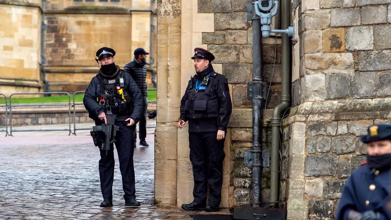 Tânărul care a intrat înarmat pe domeniul Windsor voia să o asasineze pe regina Elisabeta. El voia să se răzbune pentru un masacru produs în India în 1919 | VIDEO