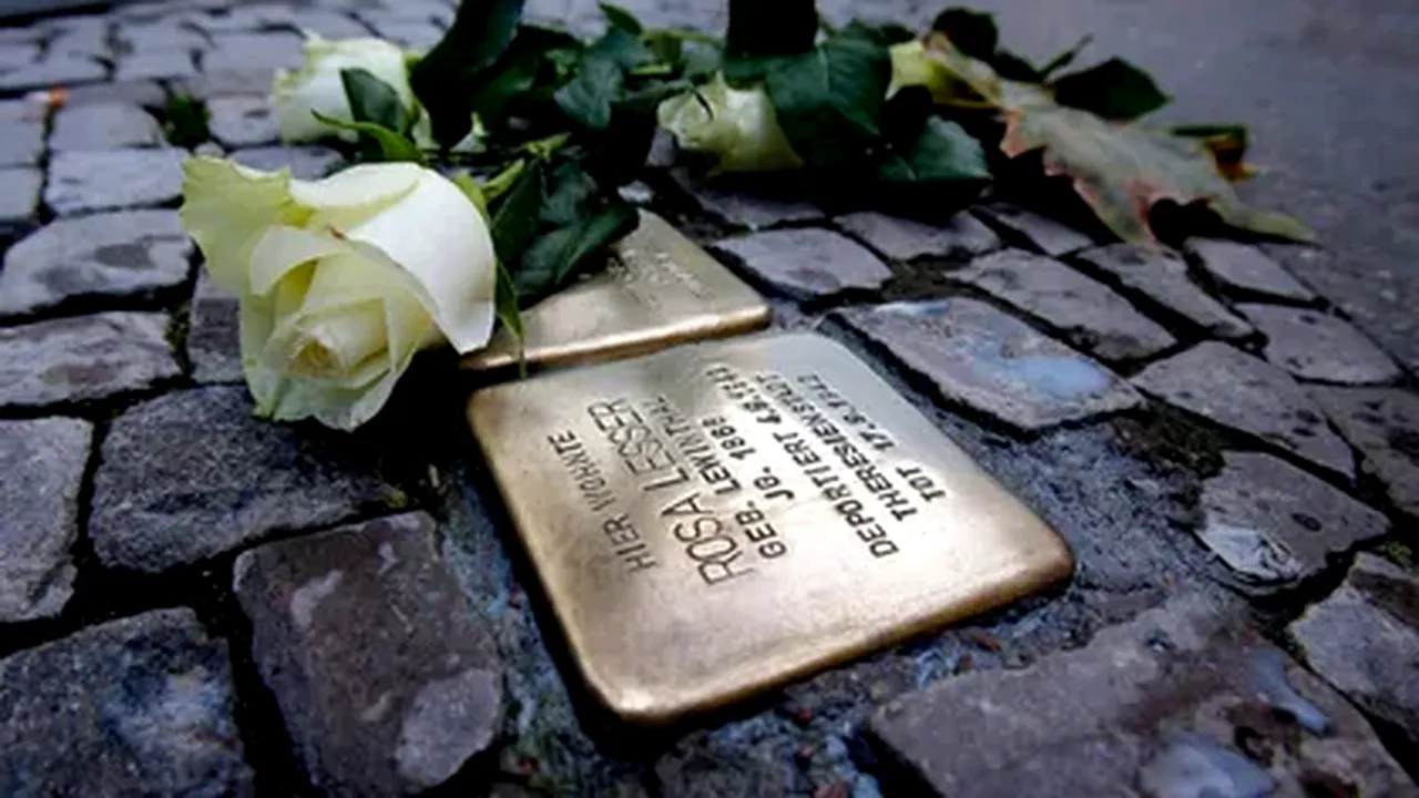 Un oraș din Germania interzice noi plăcuțe dedicate victimelor Holocaustului. Moțiunea a fost susținută de AfD și CDU