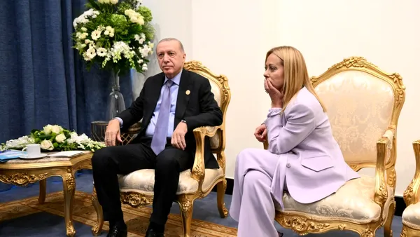 Erdogan i-a cerut Giorgiei Meloni să renunțe la FUMAT. Care a fost REACȚIA premierului italian