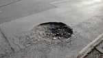 Un șofer ieșean și-a distrus mașina când a intrat de pe o uliță sătească pe un drum județean. Ce s-a întâmplat după 5 ani de procese