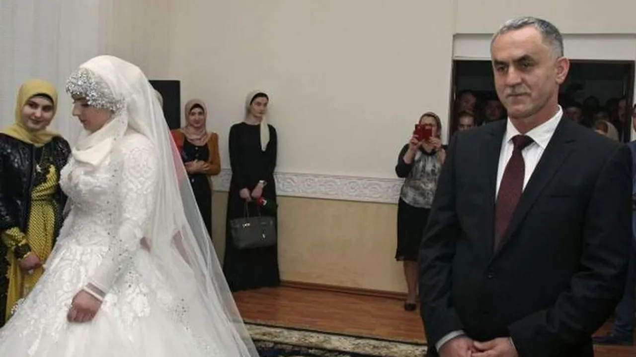 Un șef de poliție cecen și-a luat mireasă cu 30 de ani mai tânără. Cum i-a „convins