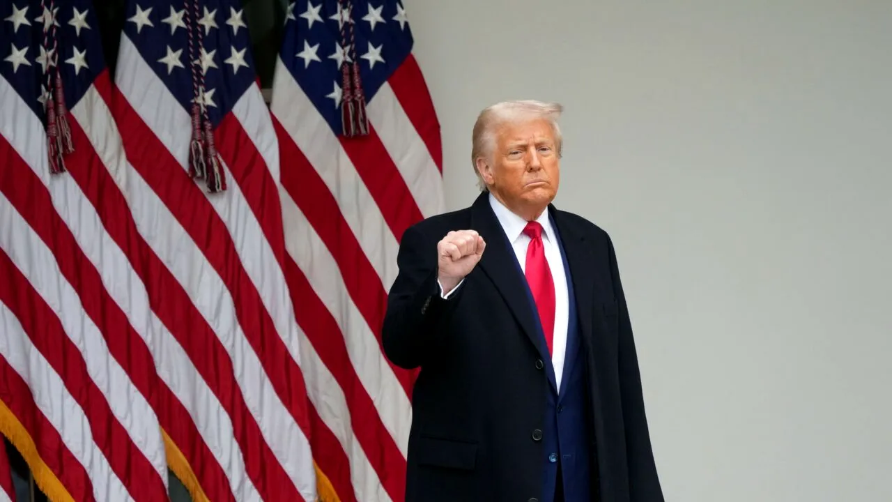 Trump încearcă să JUSTIFICE taxele vamale generalizate /Economia SUA trebuie să devină „mai puternică” și „mai rezilientă”