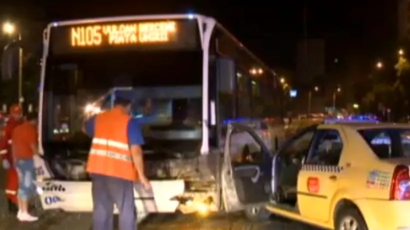 Accident grav în București: un autoturism, două taxiuri și un autobuz, implicate într-un carambol