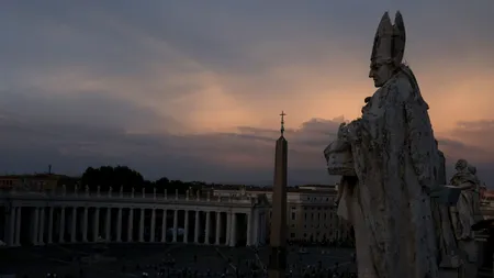 Emmanuel Macron și Volodimir Zelenski și-au anunțat prezența la FUNERALIILE Papei Francisc