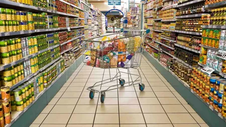 Românii FURĂ din magazine te-miri-ce, dar mult. Comercianții au SECURIZAT lame de ras, cașcaval, vopsea de păr și salam
