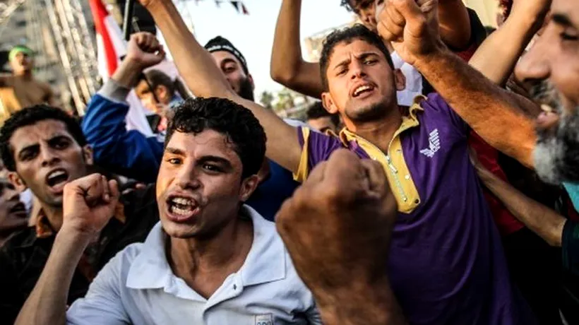 Justiția egipteană a condamnat 12 protestatari pro-Morsi la 17 ani de închisoare fiecare
