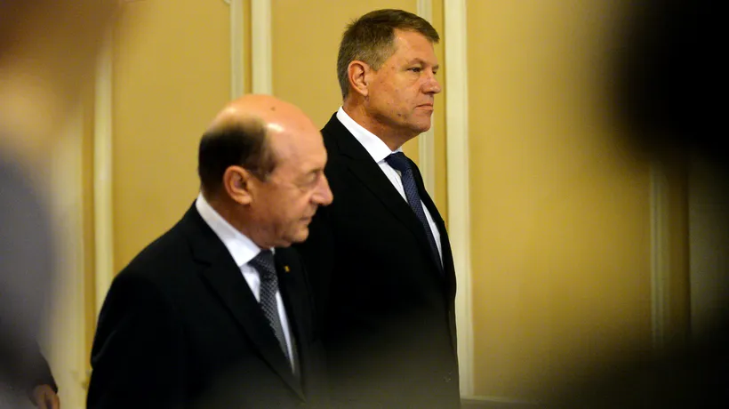 Traian Băsescu, atac pe Facebook la Iohannis: Nu l-au ținut brăcinarele să fie președinte