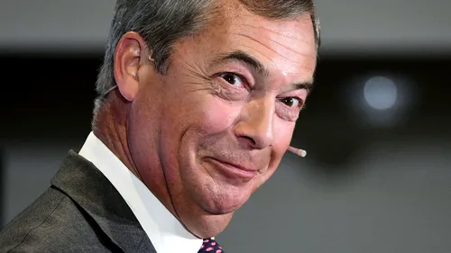 Nigel Farage atacă dur familia regală: Regina mamă,„băutoare de gin supraponderală, iar Meghan și Harry, „irelevanți