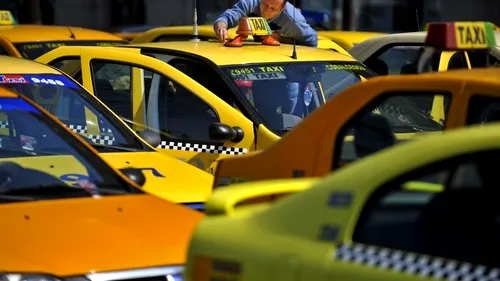 300 de taximetriști din Cluj cer ca Uber să plece din România: Nimeni nu e mai presus de lege