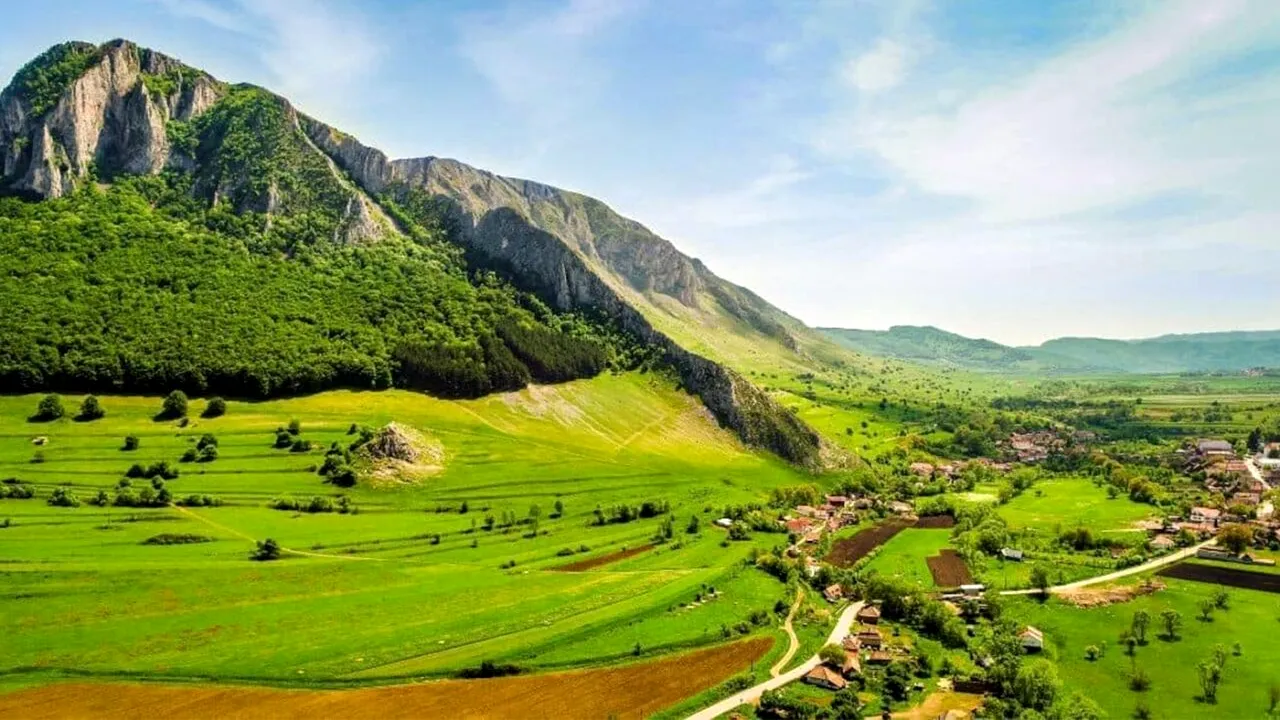 Locul de basm din România cu doar 1.000 de locuitori și 100.000 de turiști! Străinii îl numesc 