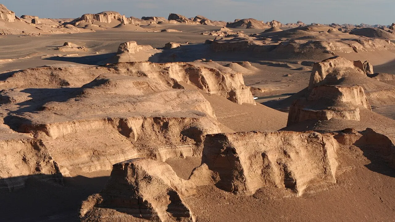 Două țări au transformat nisipul din deșert în material de construcții