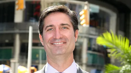 Brian Niccol, noul CEO al Starbucks, a primit 96 de milioane de dolari pentru 4 luni de muncă