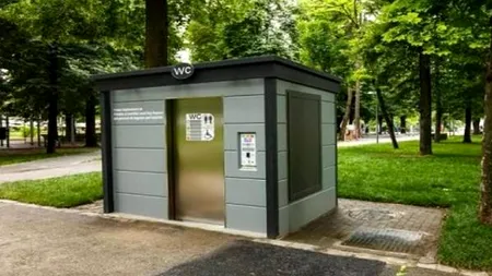 Premieră în Timișoara. Tutoriale online pentru folosirea toaletelor inteligente care au costat 90.000 de euro