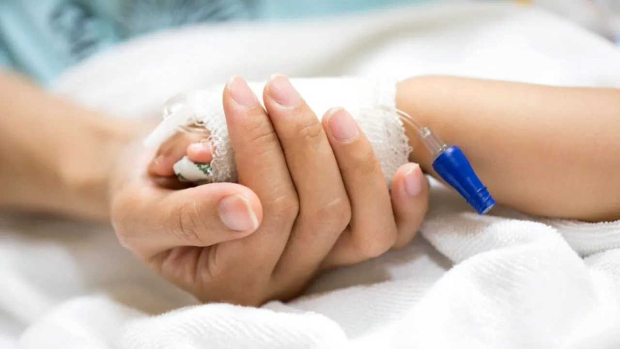 Copilul din Dej, mâncat de viermi și muște, a murit! Ce riscă mama neglijentă