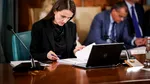 Oana Țoiu revine și se AFUNDĂ în subiectul anulării alegerilor prezidențiale