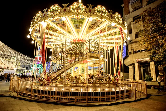 Caruselul de inspirație interbelică, de la Târgul de Crăciun din Craiova