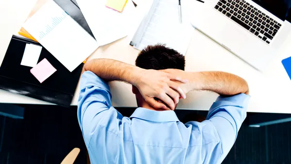 Bărbat concediat pentru că ar fi adormit la job. Ce s-a întâmplat după 3 ani de procese