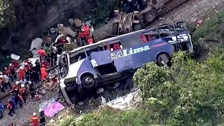 Cel puțin 16 persoane au murit în Brazilia, după ce autocarul în care se aflau a căzut de pe un viaduct înalt de 20 de metri (VIDEO)