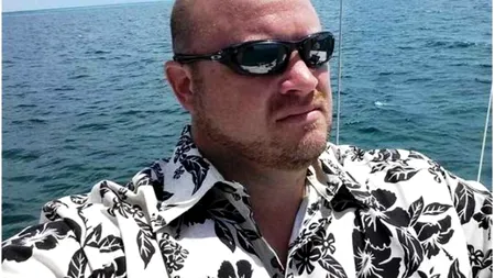 Era un american falit, proaspăt eliberat din închisoare. Azi conduce o afacere care îi aduce 300.000 de dolari pe lună