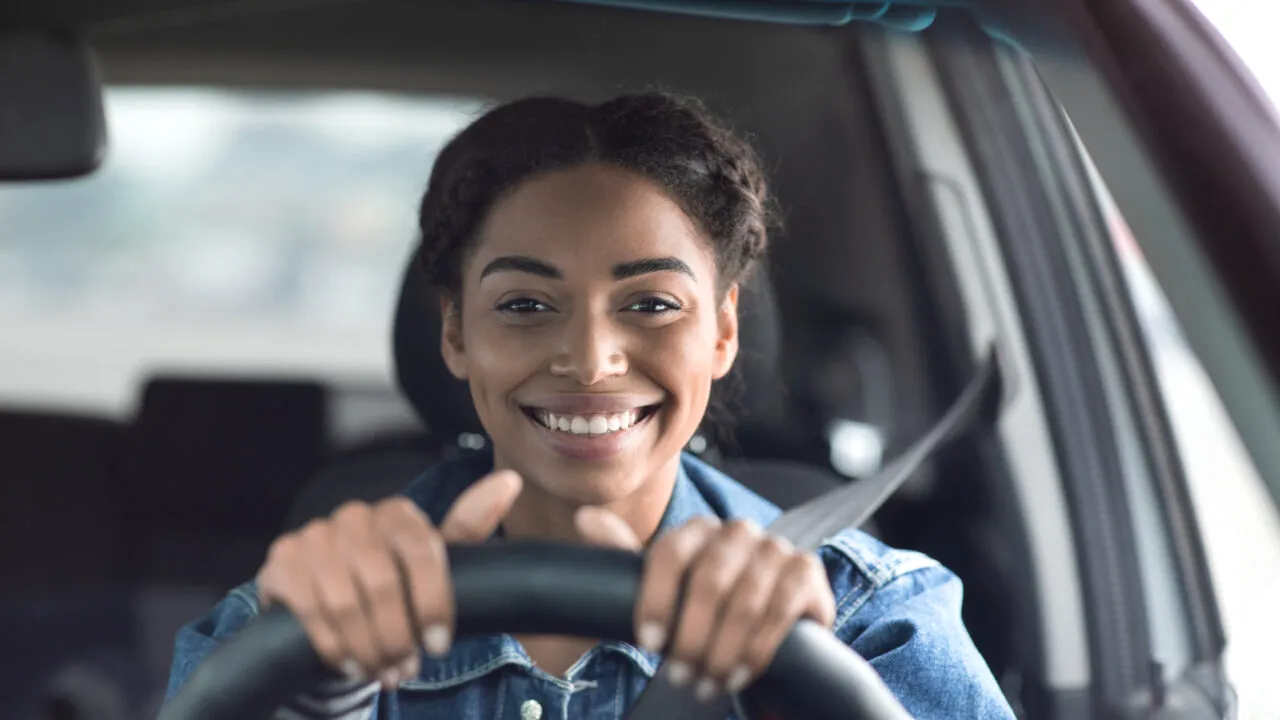 Ce înseamnă dacă ții mâinile apropiate sau îndepărtate pe VOLAN? Iată ce spun specialiștii