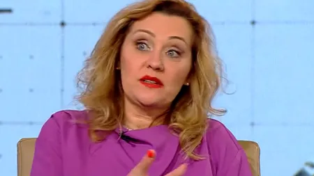 Elena Lasconi a terminat Universitatea privată ECOLOGICĂ, la Deva. La multe materii a trecut cu nota minimă de promovare 5