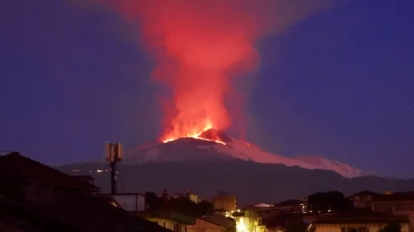 Etna, a doua erupție impresionantă în numai o săptămână! Imagini VIDEO fascinante