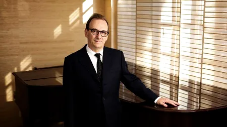 Pianistul Jeremy Menuhin, fiul celebrului Yehudi Menuhin, concertează la București