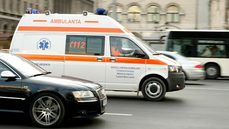 Trei elevi răniți la un liceu din Capitală, după ce un calorifer a căzut peste ei