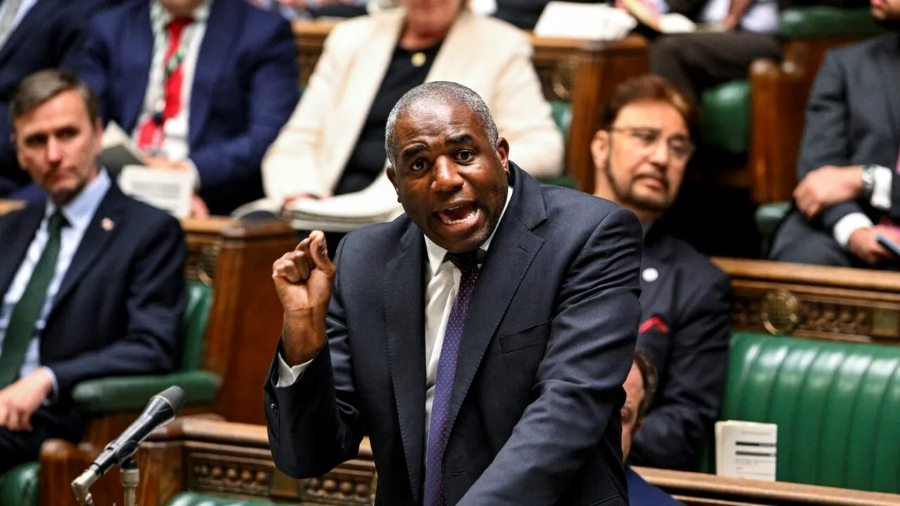 Marea Britanie oprește negocierile comerciale cu Israelul / Ministrul de Externe a descris acțiunile Israelului din Gaza drept 