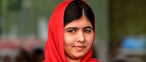 Malala, invitată la Palatul Buckingham, i-a oferit reginei Elizabeth a II-a o carte